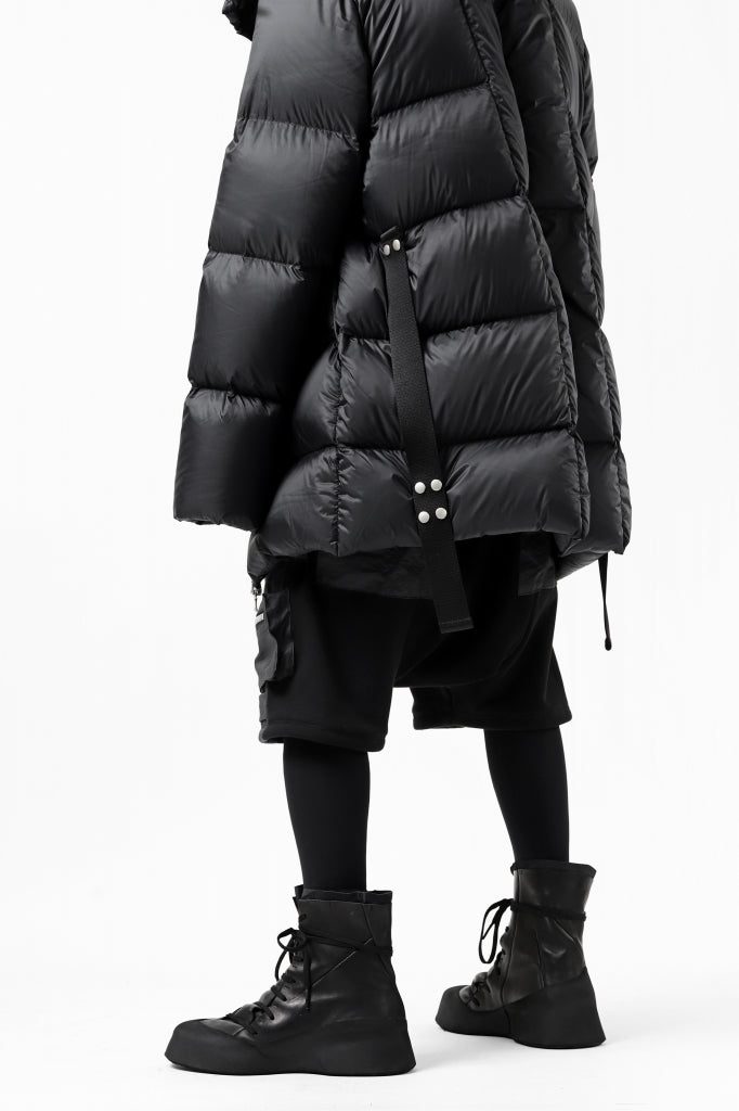 画像をギャラリービューアに読み込む, A.F ARTEFACT "BOXY" ARMY SARROUEL SHORTS / BomberHEAT® (BLACK)