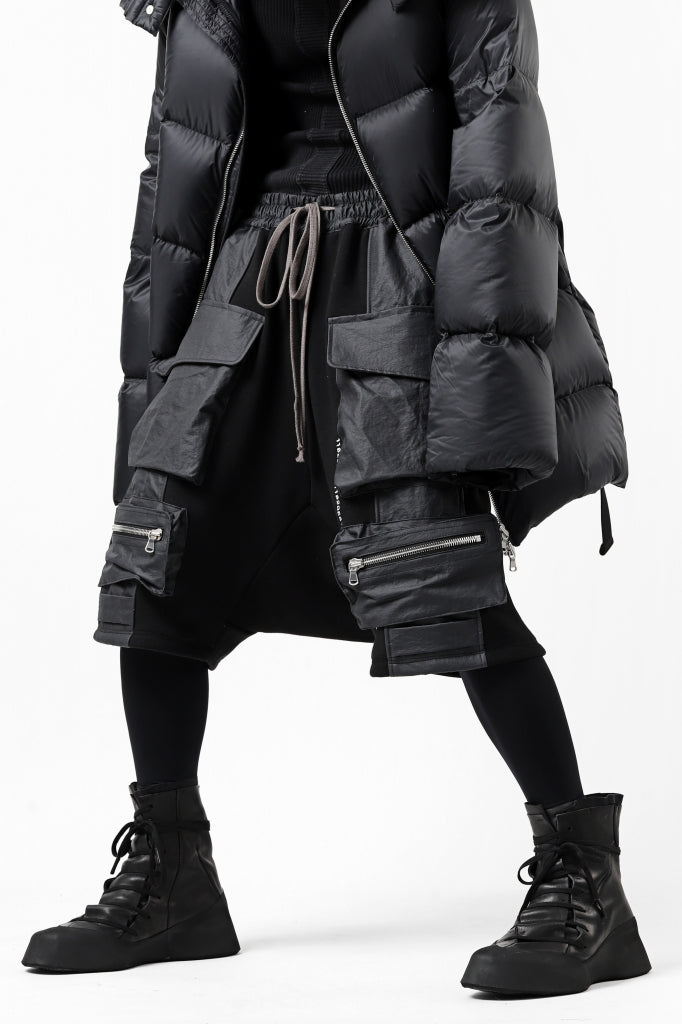 画像をギャラリービューアに読み込む, A.F ARTEFACT "BOXY" ARMY SARROUEL SHORTS / BomberHEAT® (BLACK)