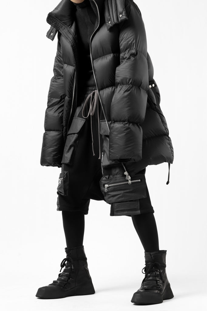 画像をギャラリービューアに読み込む, A.F ARTEFACT "BOXY" ARMY SARROUEL SHORTS / BomberHEAT® (BLACK)