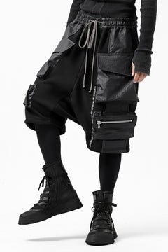 画像をギャラリービューアに読み込む, A.F ARTEFACT "BOXY" ARMY SARROUEL SHORTS / BomberHEAT® (BLACK)