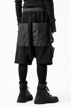 画像をギャラリービューアに読み込む, A.F ARTEFACT "BOXY" ARMY SARROUEL SHORTS / BomberHEAT® (BLACK)