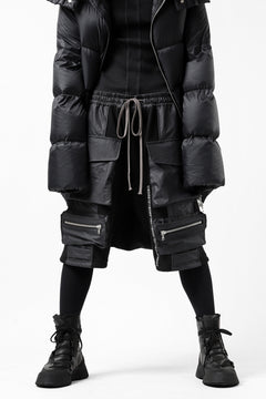 画像をギャラリービューアに読み込む, A.F ARTEFACT "BOXY" ARMY SARROUEL SHORTS / BomberHEAT® (BLACK)