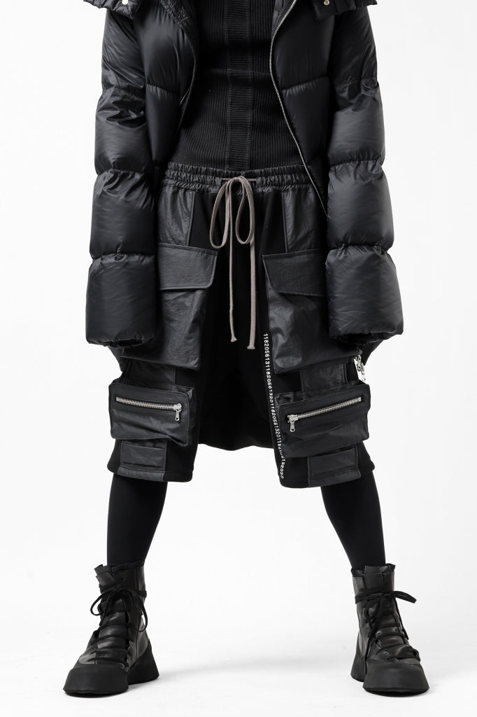 画像をギャラリービューアに読み込む, A.F ARTEFACT "BOXY" ARMY SARROUEL SHORTS / BomberHEAT® (BLACK)