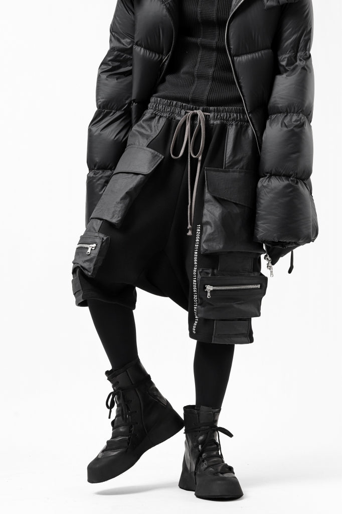画像をギャラリービューアに読み込む, A.F ARTEFACT "BOXY" ARMY SARROUEL SHORTS / BomberHEAT® (BLACK)