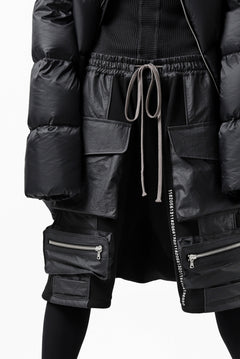 画像をギャラリービューアに読み込む, A.F ARTEFACT "BOXY" ARMY SARROUEL SHORTS / BomberHEAT® (BLACK)