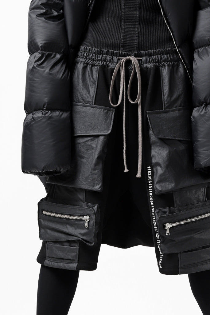 画像をギャラリービューアに読み込む, A.F ARTEFACT "BOXY" ARMY SARROUEL SHORTS / BomberHEAT® (BLACK)