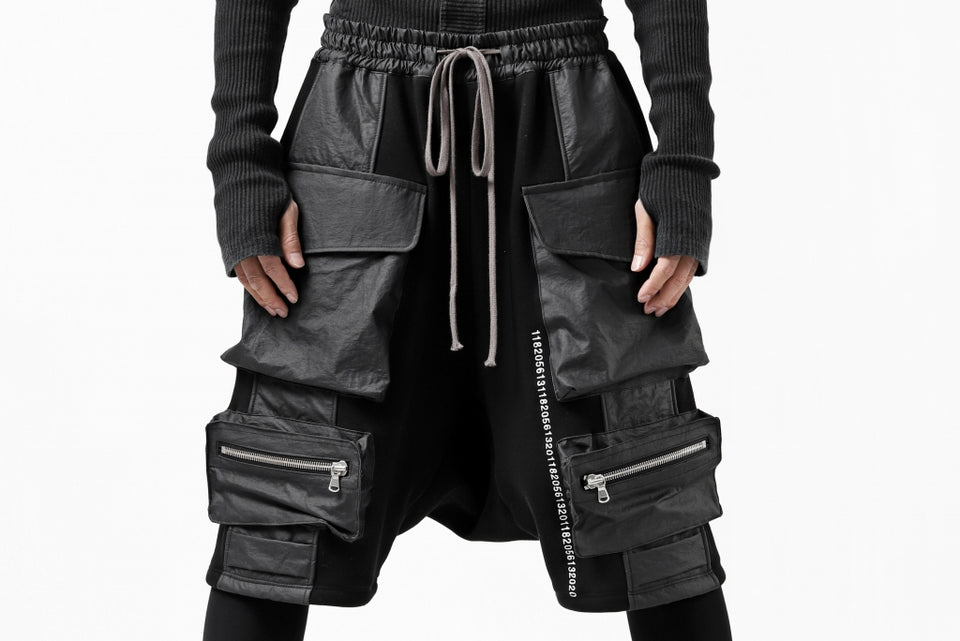 画像をギャラリービューアに読み込む, A.F ARTEFACT "BOXY" ARMY SARROUEL SHORTS / BomberHEAT® (BLACK)