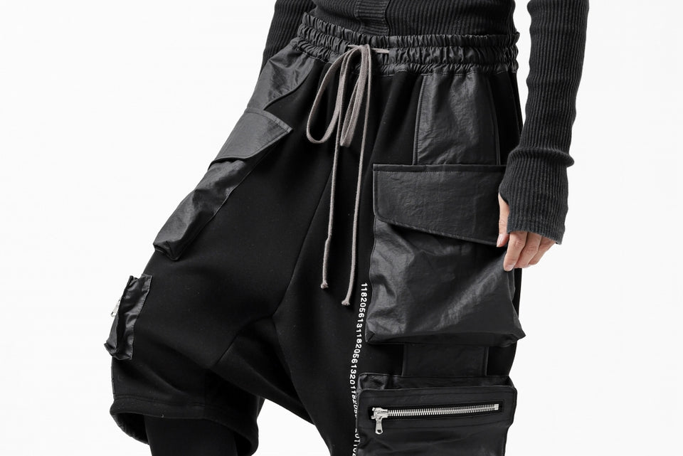 画像をギャラリービューアに読み込む, A.F ARTEFACT "BOXY" ARMY SARROUEL SHORTS / BomberHEAT® (BLACK)