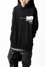 画像をギャラリービューアに読み込む, A.F ARTEFACT "CHEST" SWEATER HOODIE (BLACK)