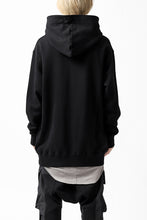 画像をギャラリービューアに読み込む, A.F ARTEFACT "CHEST" SWEATER HOODIE (BLACK)