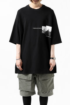 画像をギャラリービューアに読み込む, A.F ARTEFACT "chest” BOXYFIT T-SHIRT (BLACK)