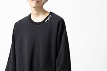 画像をギャラリービューアに読み込む, A.F ARTEFACT "FRAYED" DAMAGE LOOSEY SWEATER TOPS (BLACK)