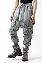 画像をギャラリービューアに読み込む, A.F ARTEFACT -SOLDIER- DUST DYED SARROUEL CARGO PANTS (GREY)