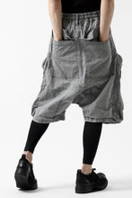 画像をギャラリービューアに読み込む, A.F ARTEFACT -BUSH- DUST DYED SARROUEL CARGO SHORTS (GREY)