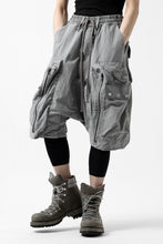 画像をギャラリービューアに読み込む, A.F ARTEFACT -BUSH- DUST DYED SARROUEL CARGO SHORTS (GREY)