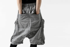 画像をギャラリービューアに読み込む, A.F ARTEFACT -BUSH- DUST DYED SARROUEL CARGO SHORTS (GREY)
