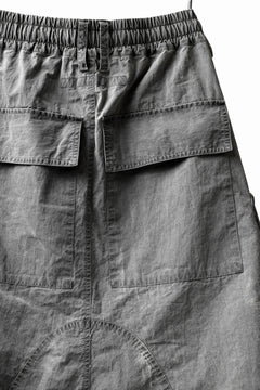 画像をギャラリービューアに読み込む, A.F ARTEFACT -BUSH- DUST DYED SARROUEL CARGO SHORTS (GREY)