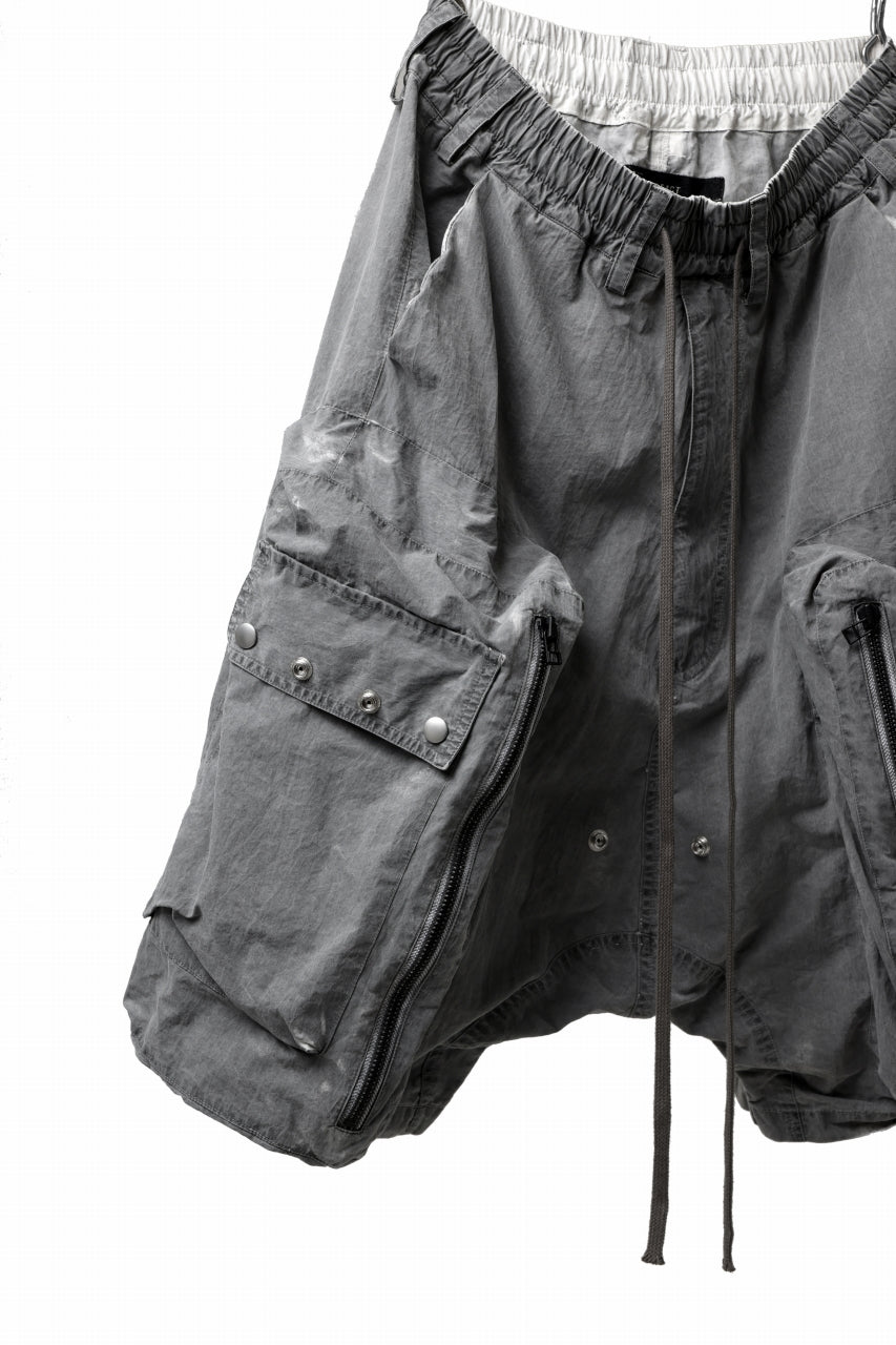 画像をギャラリービューアに読み込む, A.F ARTEFACT -BUSH- DUST DYED SARROUEL CARGO SHORTS (GREY)