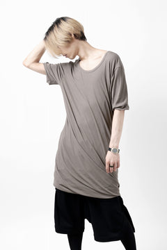 Load image into Gallery viewer, A.F ARTEFACT DRAP LAYERED TOPS / SUPIMA CO JERSEY (BROWN)