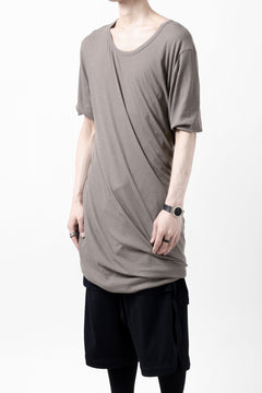 Load image into Gallery viewer, A.F ARTEFACT DRAP LAYERED TOPS / SUPIMA CO JERSEY (BROWN)
