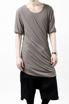 Load image into Gallery viewer, A.F ARTEFACT DRAP LAYERED TOPS / SUPIMA CO JERSEY (BROWN)