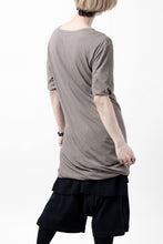 Load image into Gallery viewer, A.F ARTEFACT DRAP LAYERED TOPS / SUPIMA CO JERSEY (BROWN)