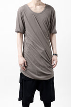 Load image into Gallery viewer, A.F ARTEFACT DRAP LAYERED TOPS / SUPIMA CO JERSEY (BROWN)