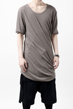 Load image into Gallery viewer, A.F ARTEFACT DRAP LAYERED TOPS / SUPIMA CO JERSEY (BROWN)