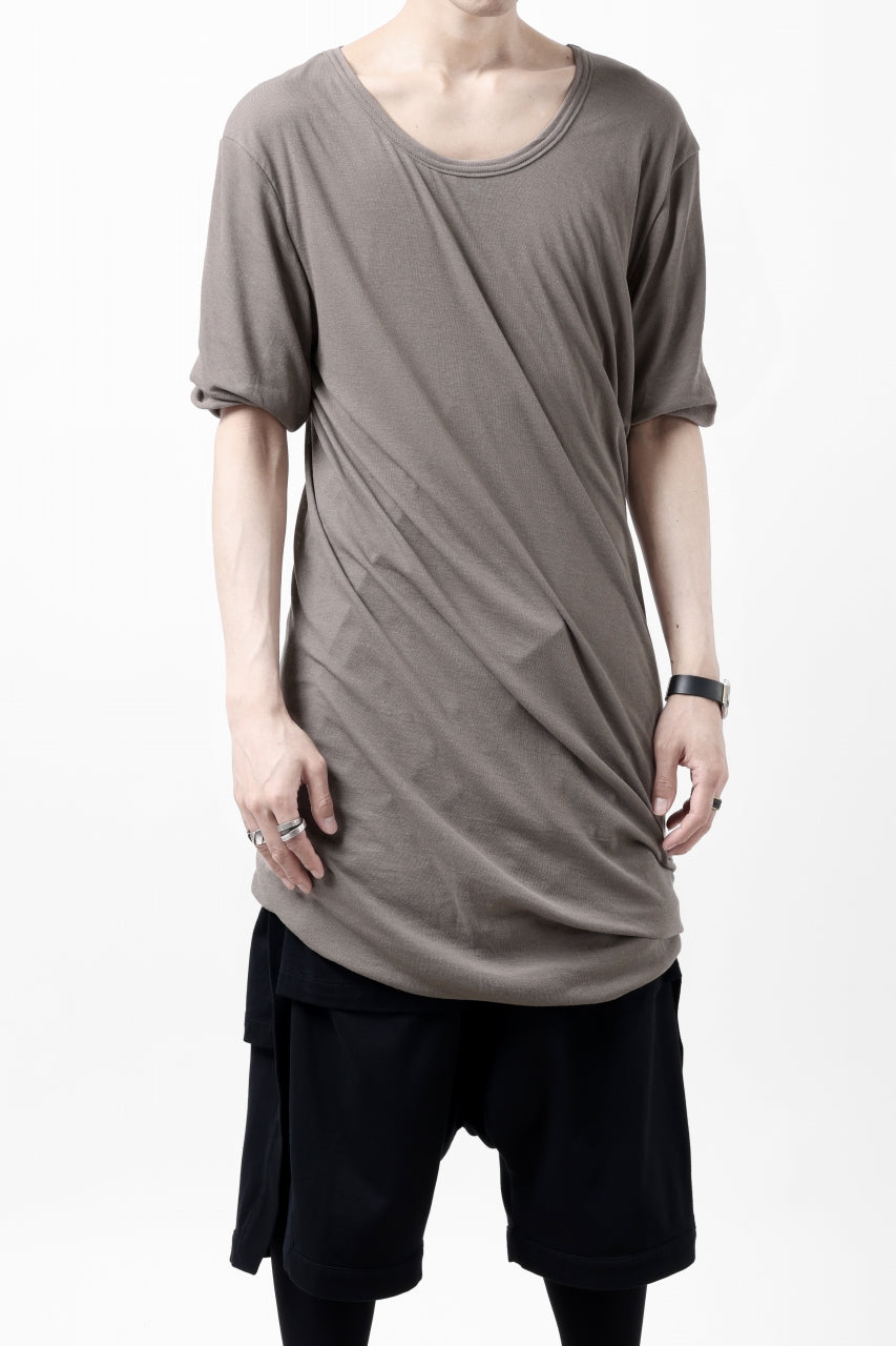 Load image into Gallery viewer, A.F ARTEFACT DRAP LAYERED TOPS / SUPIMA CO JERSEY (BROWN)