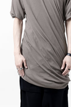 Load image into Gallery viewer, A.F ARTEFACT DRAP LAYERED TOPS / SUPIMA CO JERSEY (BROWN)