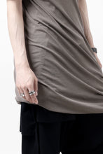 Load image into Gallery viewer, A.F ARTEFACT DRAP LAYERED TOPS / SUPIMA CO JERSEY (BROWN)