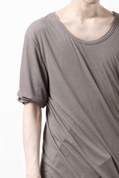 Load image into Gallery viewer, A.F ARTEFACT DRAP LAYERED TOPS / SUPIMA CO JERSEY (BROWN)