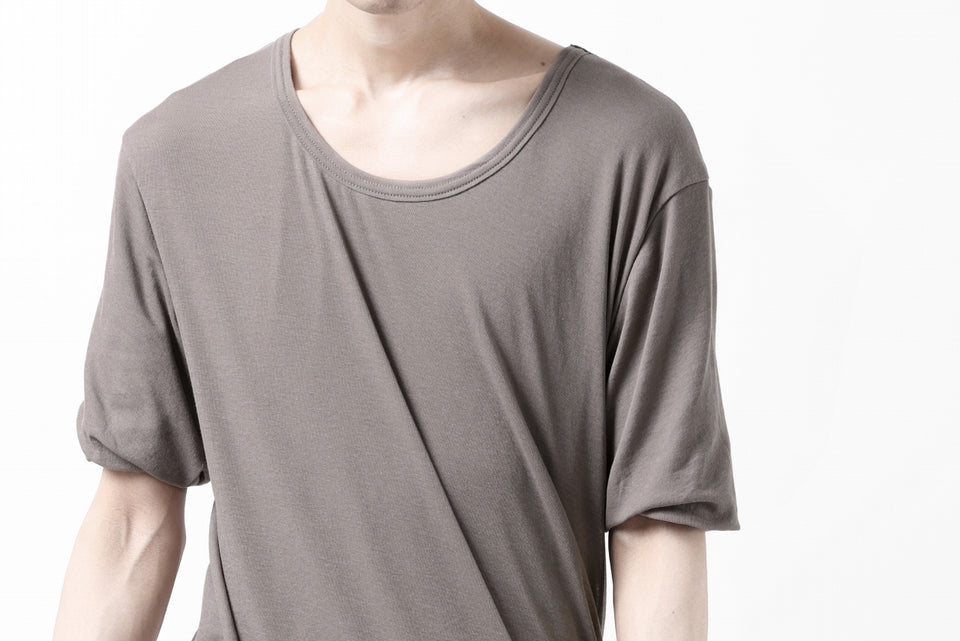 Load image into Gallery viewer, A.F ARTEFACT DRAP LAYERED TOPS / SUPIMA CO JERSEY (BROWN)