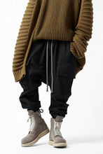 画像をギャラリービューアに読み込む, A.F ARTEFACT EASY SARROUEL CARGO PANTS / HI-STRETCH DENIM (BLACK)