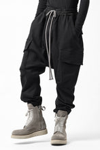 画像をギャラリービューアに読み込む, A.F ARTEFACT EASY SARROUEL CARGO PANTS / HI-STRETCH DENIM (BLACK)