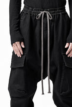 画像をギャラリービューアに読み込む, A.F ARTEFACT EASY SARROUEL CARGO PANTS / HI-STRETCH DENIM (BLACK)