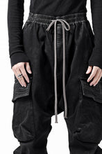 Load image into Gallery viewer, A.F ARTEFACT CARGO SAROUEL SKINNY PANTS / STRETCH COTTON DENIM (BLACK)