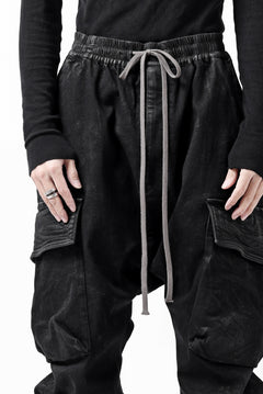 Load image into Gallery viewer, A.F ARTEFACT CARGO SAROUEL SKINNY PANTS / STRETCH COTTON DENIM (BLACK)