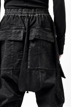 Load image into Gallery viewer, A.F ARTEFACT CARGO SAROUEL SKINNY PANTS / STRETCH COTTON DENIM (BLACK)