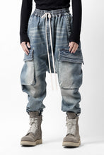 画像をギャラリービューアに読み込む, A.F ARTEFACT EASY SARROUEL CARGO PANTS / FADED AGEING DENIM (BLUE)