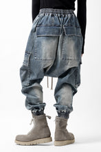 画像をギャラリービューアに読み込む, A.F ARTEFACT EASY SARROUEL CARGO PANTS / FADED AGEING DENIM (BLUE)