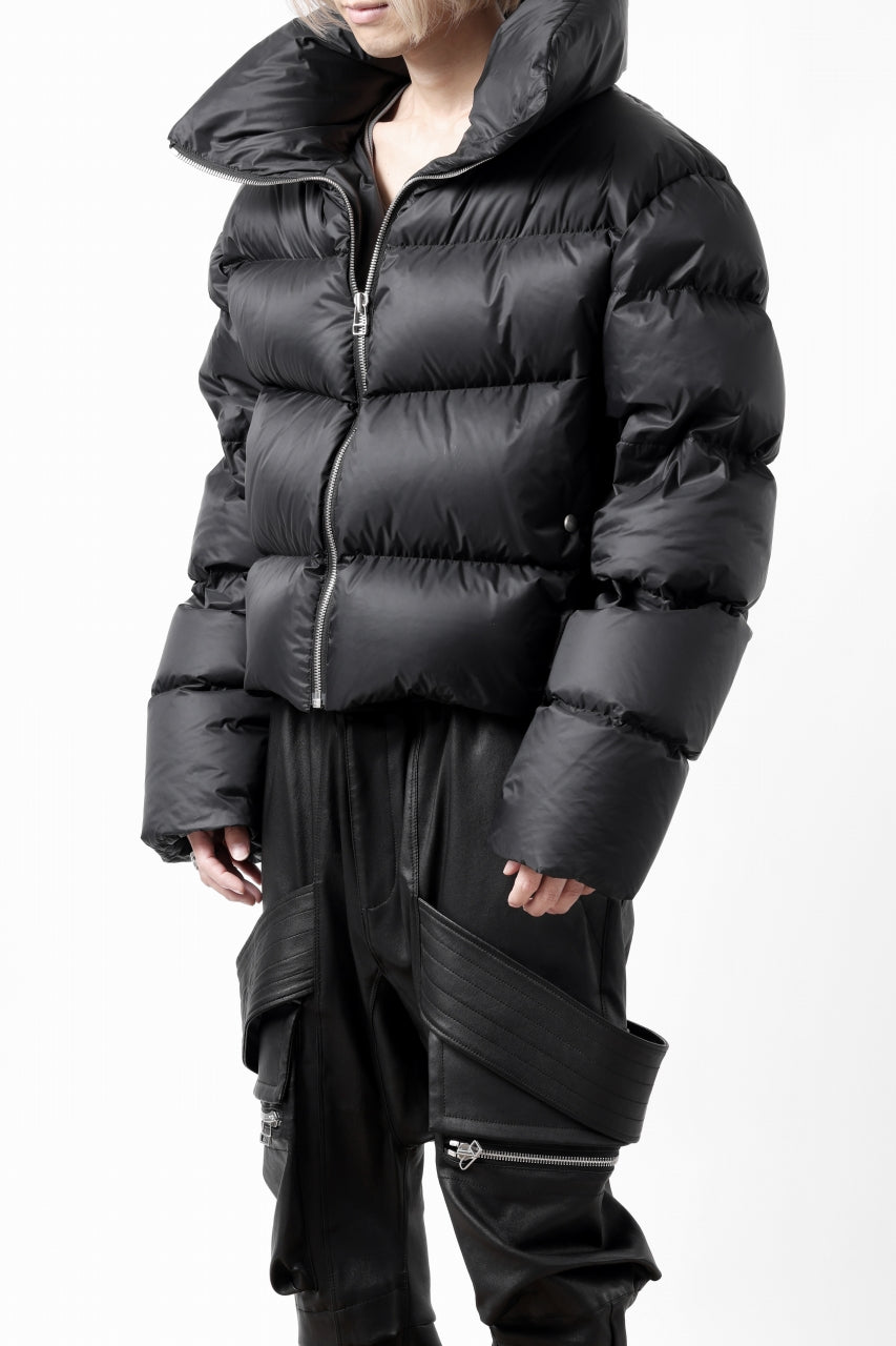 画像をギャラリービューアに読み込む, A.F ARTEFACT HIGH-NECK SHORT DOWN JACKET (BLACK)