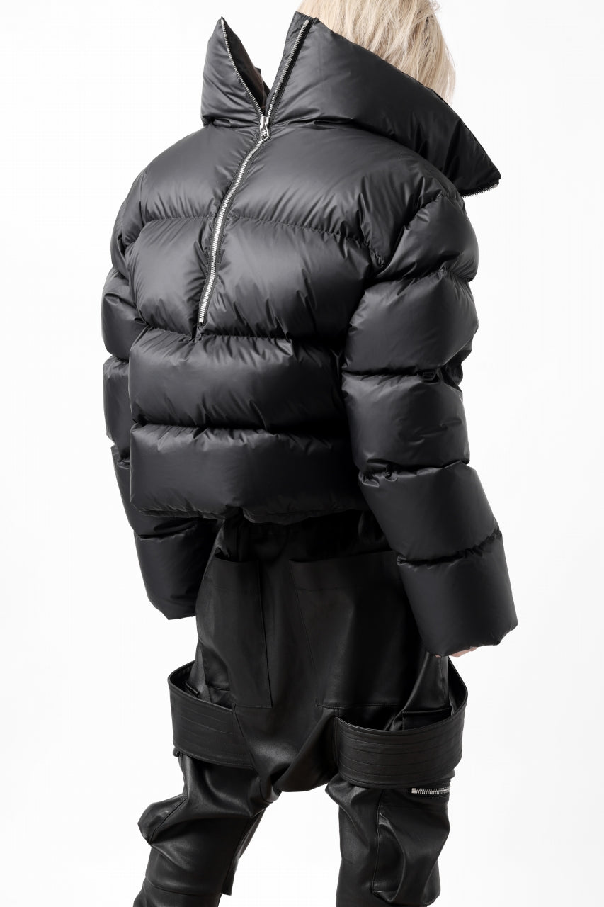 画像をギャラリービューアに読み込む, A.F ARTEFACT HIGH-NECK SHORT DOWN JACKET (BLACK)