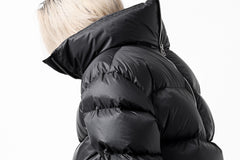 画像をギャラリービューアに読み込む, A.F ARTEFACT HIGH-NECK SHORT DOWN JACKET (BLACK)