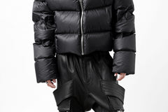 画像をギャラリービューアに読み込む, A.F ARTEFACT HIGH-NECK SHORT DOWN JACKET (BLACK)