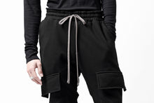 画像をギャラリービューアに読み込む, A.F ARTEFACT SLIM CARGO POCKET PANTS / BOMBER HEAT® (BLACK)
