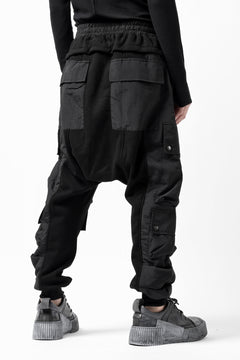 画像をギャラリービューアに読み込む, A.F ARTEFACT MILITARY CARGO SARROUEL PANTS / BOMBER HEAT® + NYLON (BLACK)