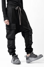 画像をギャラリービューアに読み込む, A.F ARTEFACT MILITARY CARGO SARROUEL PANTS / BOMBER HEAT® + NYLON (BLACK)