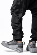 画像をギャラリービューアに読み込む, A.F ARTEFACT MILITARY CARGO SARROUEL PANTS / BOMBER HEAT® + NYLON (BLACK)