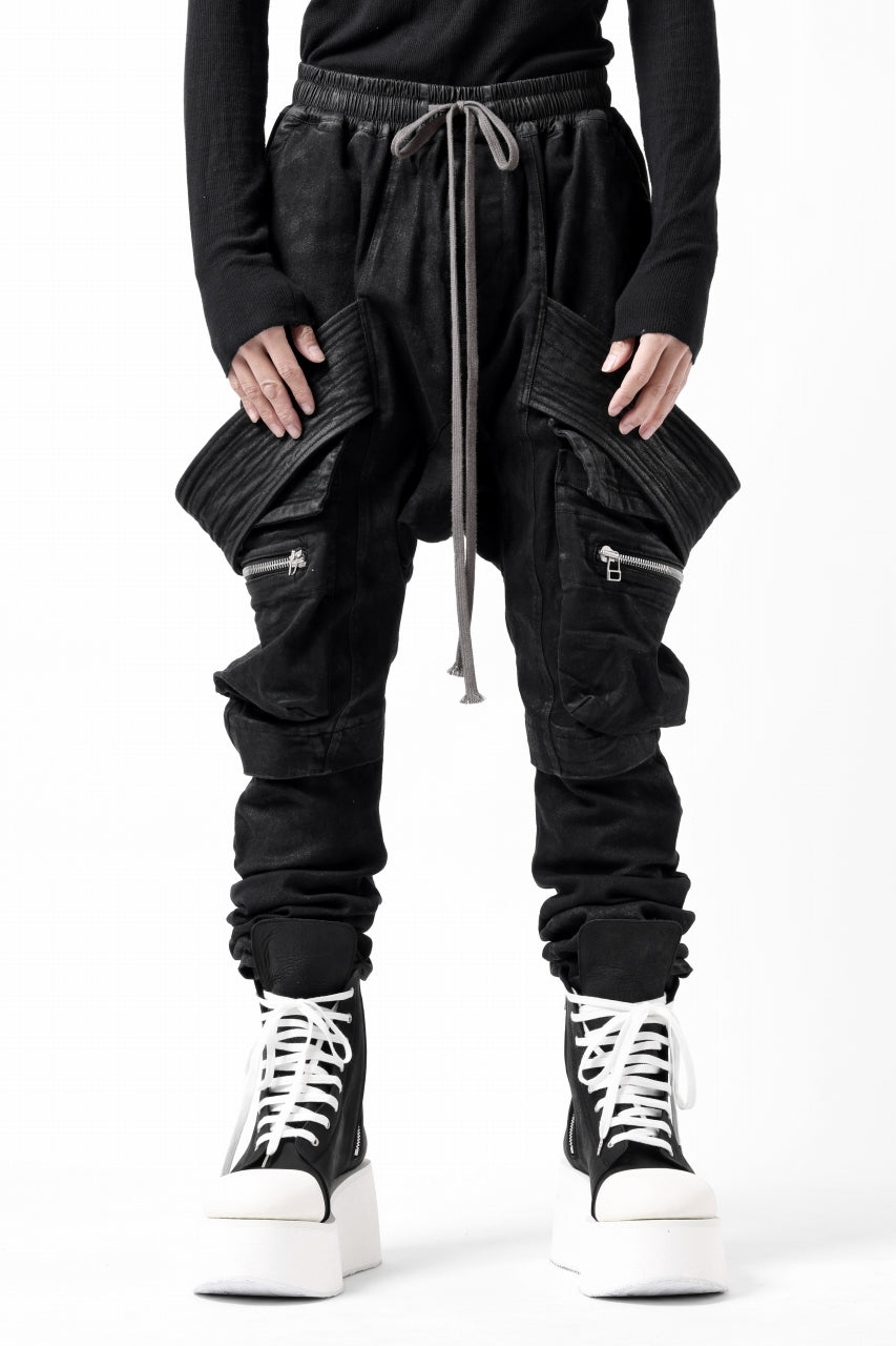 画像をギャラリービューアに読み込む, A.F ARTEFACT COATED FLAP-DETAIL SLIM CARGO PANTS / HI-STRETCH DENIM (BLACK)